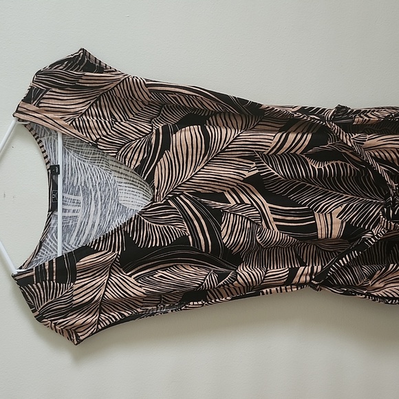 G by Giuliana Brown Black Maxi Dress Waist Tie Tiered Bottom Pockets Tropical - Picture 2 of 7